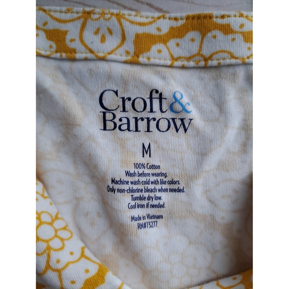 Croft Barrow Size Medium Yellow Floral Womens Split V Neck Womens Short Sleeve - Picture 2 of 7